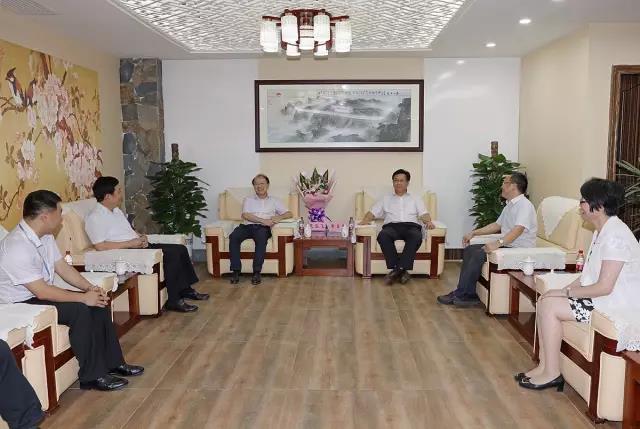 5949dc650be1a.jpg 座談會現(xiàn)場.jpg