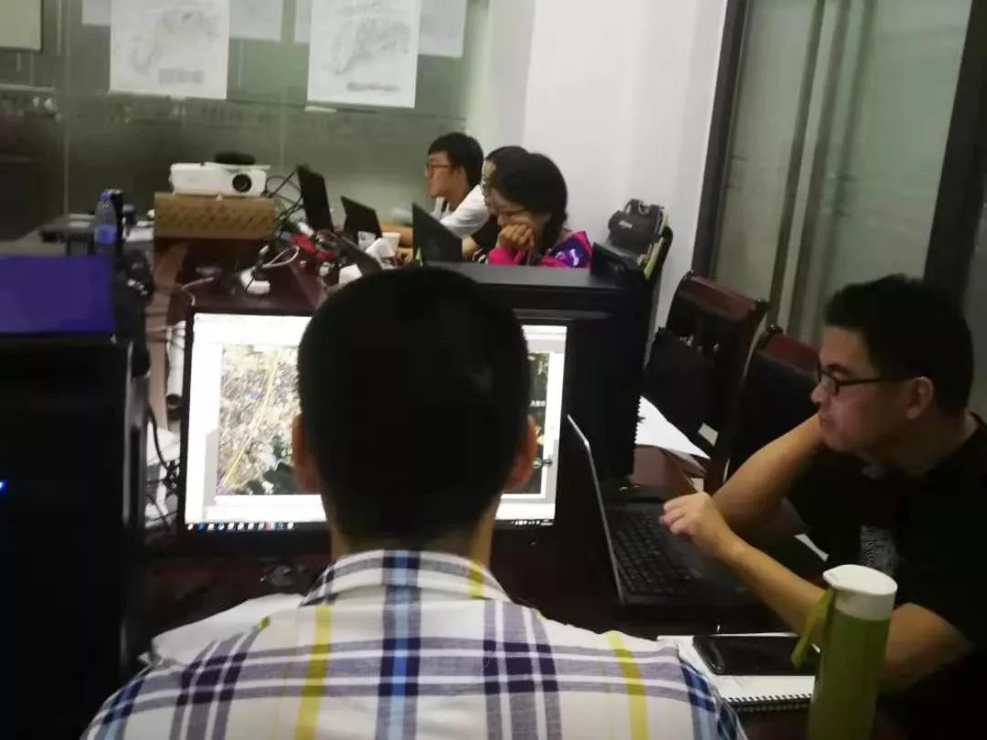 5d3e4d3c060dc.png 2-27.png